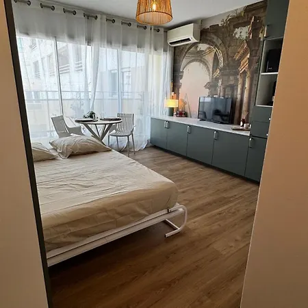 La Chouette Nimoise Lägenhet